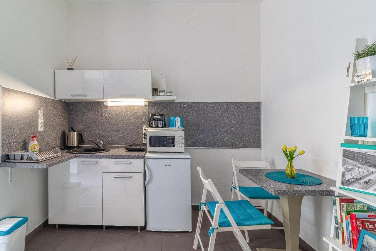 Bratislava -Apartment Near The City Center With A Balcony מראה חיצוני תמונה